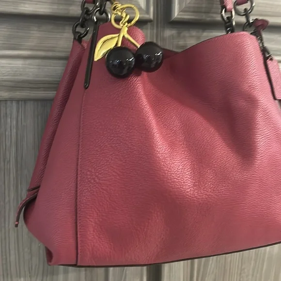 Coach Dalton 31 Pink Pebbled Leather NWOT w/gun metal hardware/bag charm - Picture 10 of 14